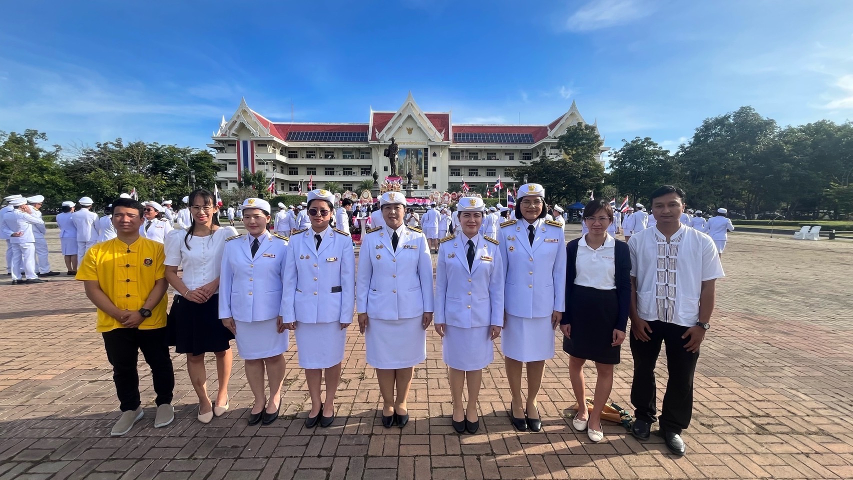 สพจ.ระยอง ร่วมกิจกรรมพิธีวางพวงมาลาเพื่อน้อมรำลึกเนื่องในวันคล้ายวันสวรรคต พระบาทสมเด็จพระจุลจอมเกล้าเจ้าอยู่หัว” 